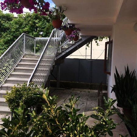 سوخومي Guesthouse On Zheleznodorozhnaya المظهر الخارجي الصورة