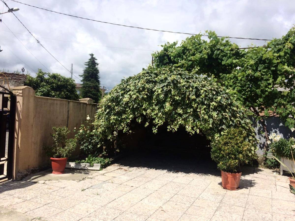 سوخومي Guesthouse On Zheleznodorozhnaya المظهر الخارجي الصورة