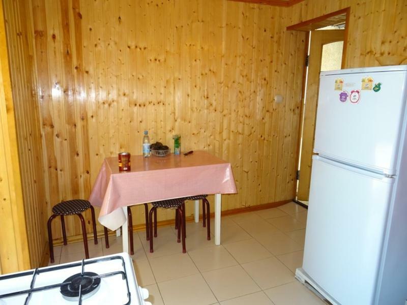 سوخومي Guesthouse On Zheleznodorozhnaya المظهر الخارجي الصورة