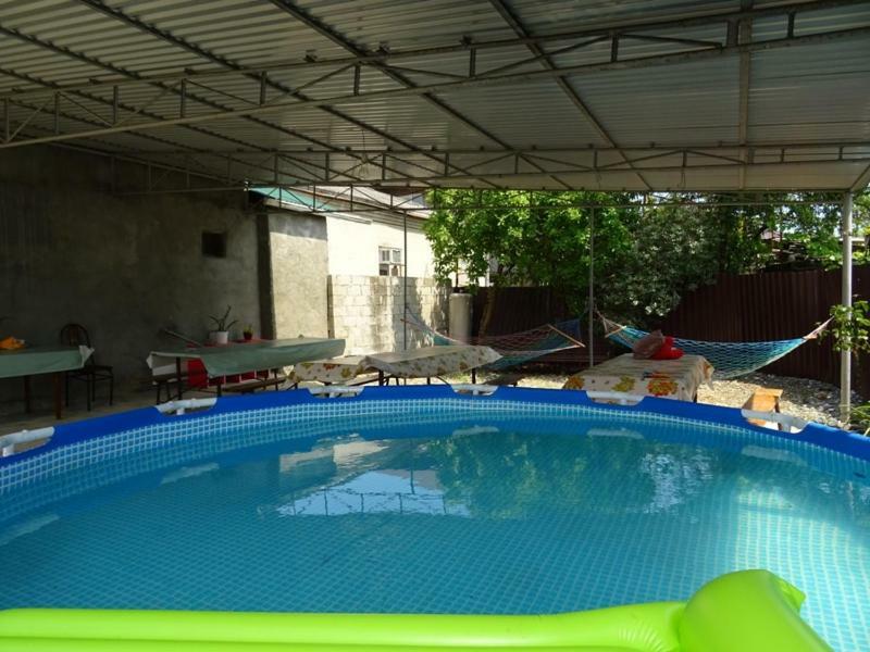 سوخومي Guesthouse On Zheleznodorozhnaya المظهر الخارجي الصورة
