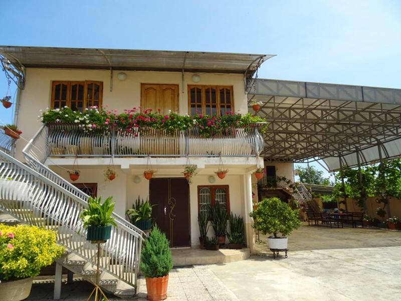 سوخومي Guesthouse On Zheleznodorozhnaya المظهر الخارجي الصورة